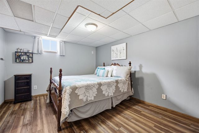 1520 Ranmar Court, Ely, IA 52227