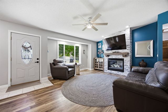 1520 Ranmar Court, Ely, IA 52227