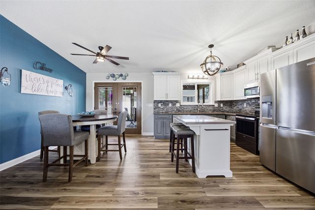 1520 Ranmar Court, Ely, IA 52227