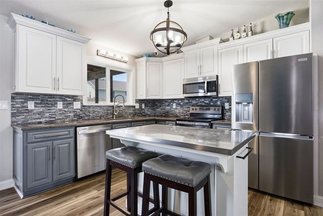 1520 Ranmar Court, Ely, IA 52227