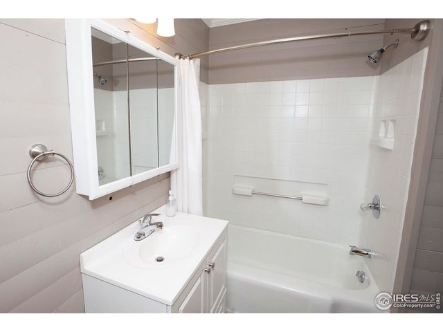 323 Cleveland St, Sterling, CO 80751