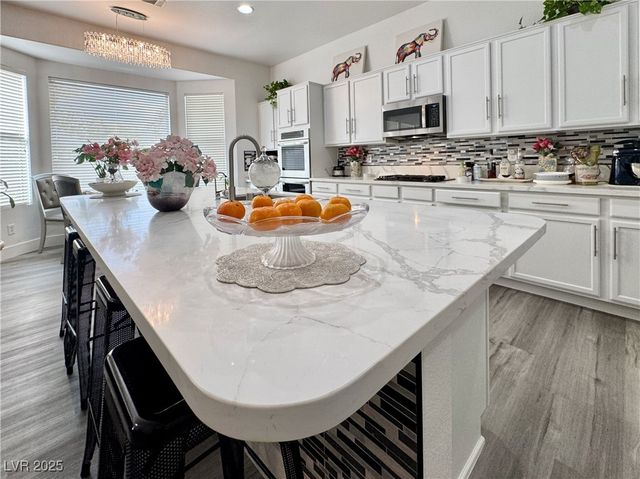 5422 Nestled Moon Court, Las Vegas, NV 89131