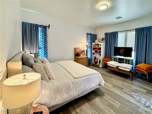 5422 Nestled Moon Court, Las Vegas, NV 89131