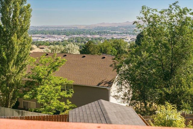 1036 Camas Ln, Pocatello, ID 83204