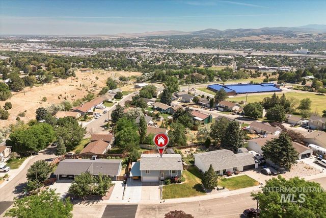 1036 Camas Ln, Pocatello, ID 83204