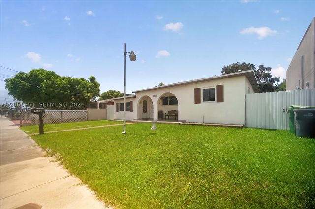 7151 SW 42nd St, Miami, FL 33155
