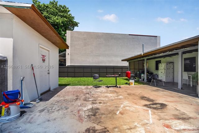 7151 SW 42nd St, Miami, FL 33155