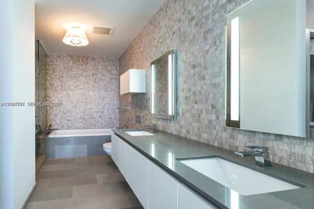88 SW 7th Street 4106, Miami, FL 33130