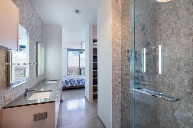 88 SW 7th Street 4106, Miami, FL 33130