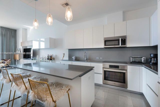 88 SW 7th Street 4106, Miami, FL 33130