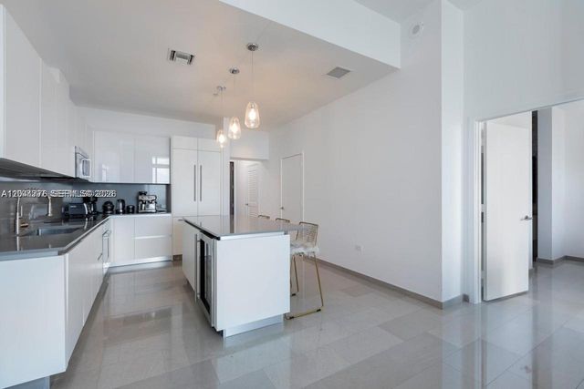 88 SW 7th Street 4106, Miami, FL 33130