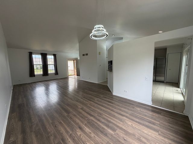 2354 Nantucket Lane, Elgin, IL 60123