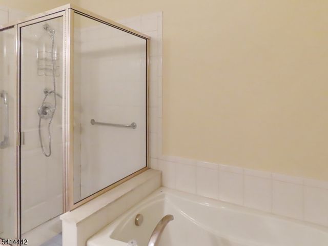 559 Edward St, Lopatcong Twp., NJ 08865