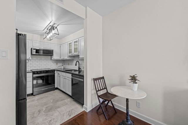 109 N Main St Apt 808, Memphis, TN 38103