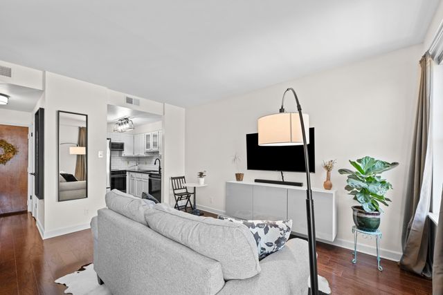 109 N Main St Apt 808, Memphis, TN 38103