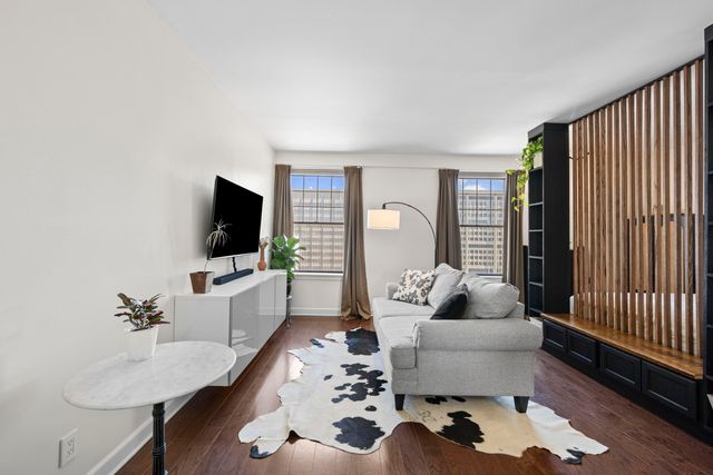 109 N Main St Apt 808, Memphis, TN 38103