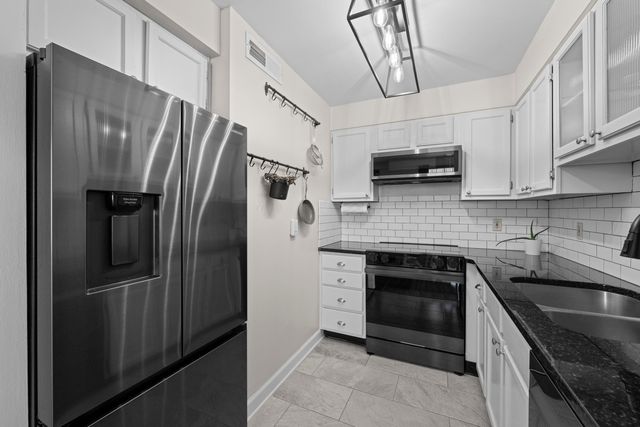 109 N Main St Apt 808, Memphis, TN 38103