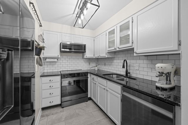 109 N Main St Apt 808, Memphis, TN 38103