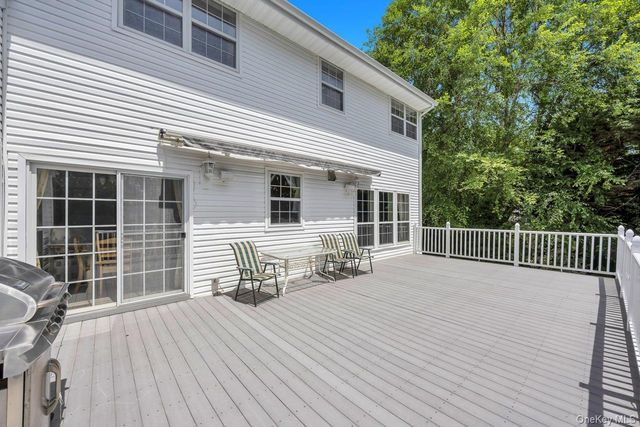 6 Hancock Court, South Setauket, NY 11720