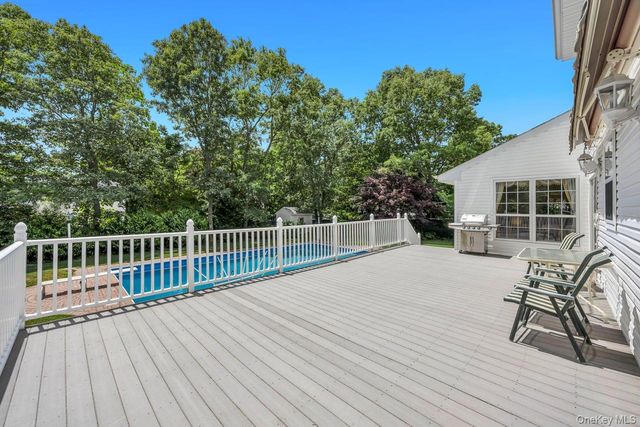6 Hancock Court, South Setauket, NY 11720