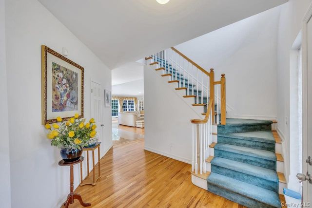 6 Hancock Court, South Setauket, NY 11720