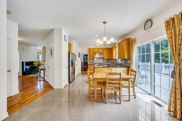 6 Hancock Court, South Setauket, NY 11720