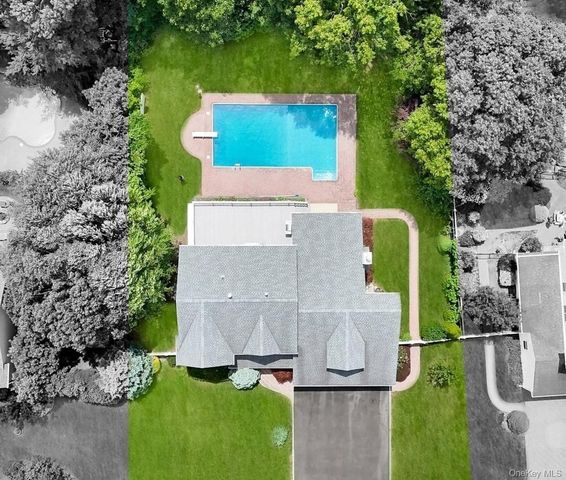 6 Hancock Court, South Setauket, NY 11720