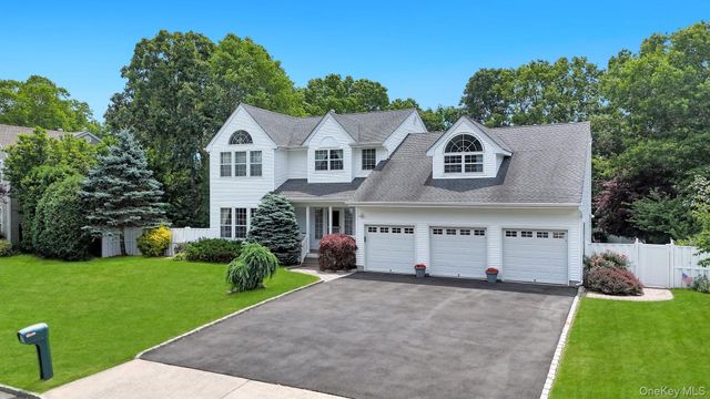 6 Hancock Court, South Setauket, NY 11720