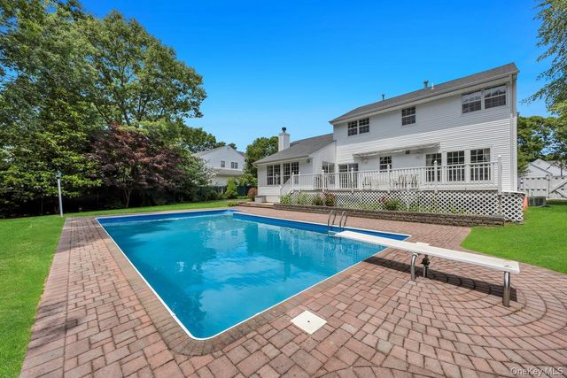 6 Hancock Court, South Setauket, NY 11720