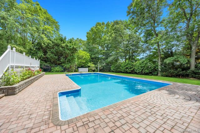 6 Hancock Court, South Setauket, NY 11720