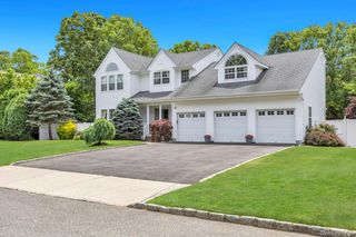 6 Hancock Court, South Setauket, NY 11720