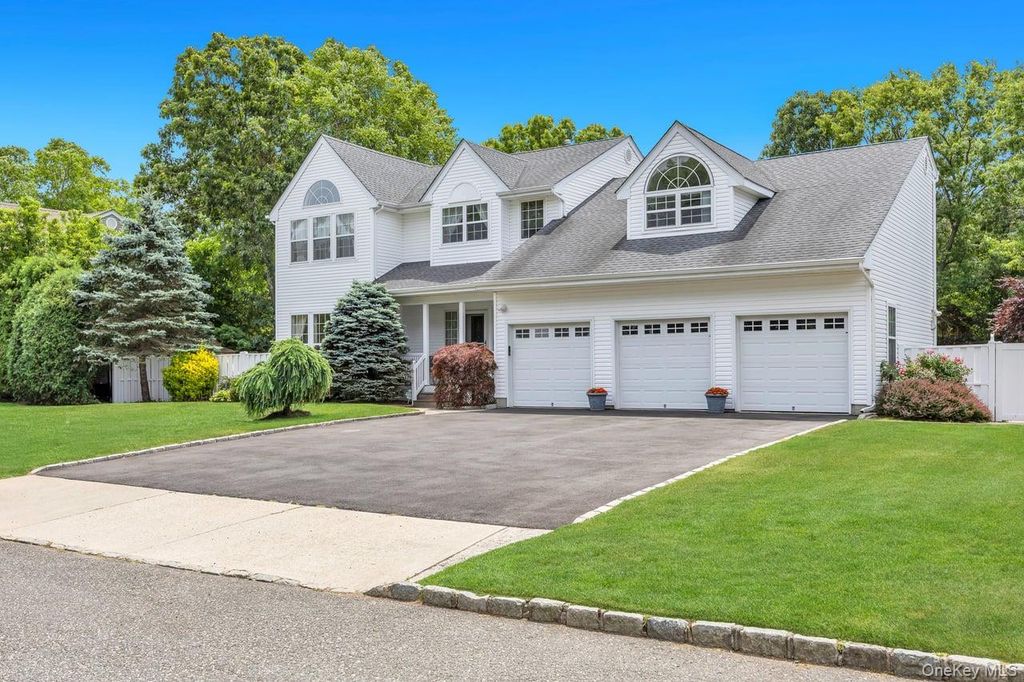 6 Hancock Court, South Setauket, NY 11720