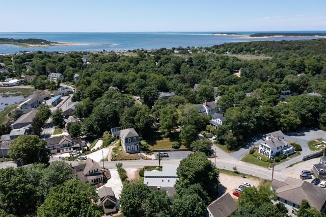 20 Bank Street, Wellfleet, MA 02667
