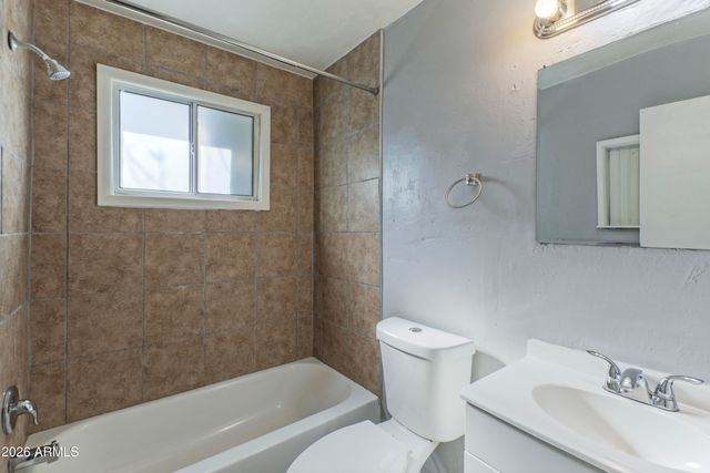 1713 N 31ST Place, Phoenix, AZ 85008