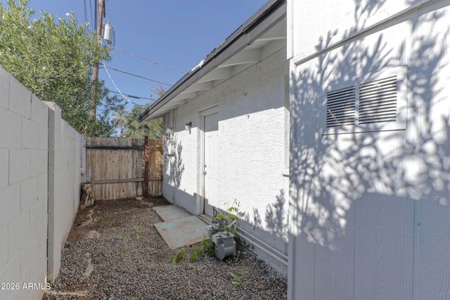 1713 N 31ST Place, Phoenix, AZ 85008