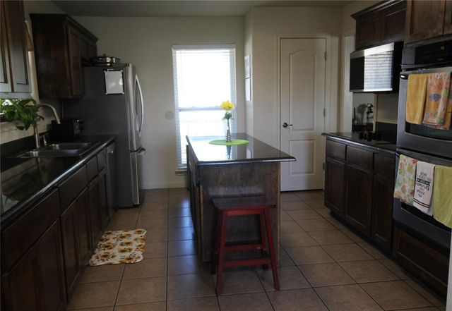 8575 Schuster Road, Round Top, TX 78946
