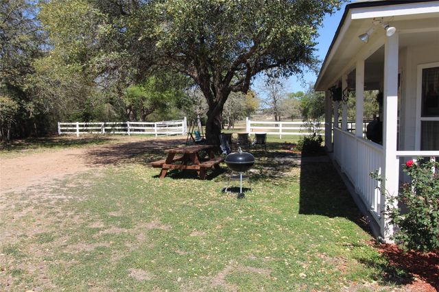 8575 Schuster Road, Round Top, TX 78946