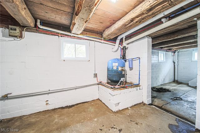7437 E Lincoln Way, Apple Creek, OH 44606