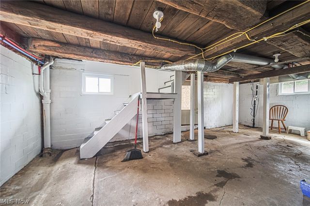 7437 E Lincoln Way, Apple Creek, OH 44606