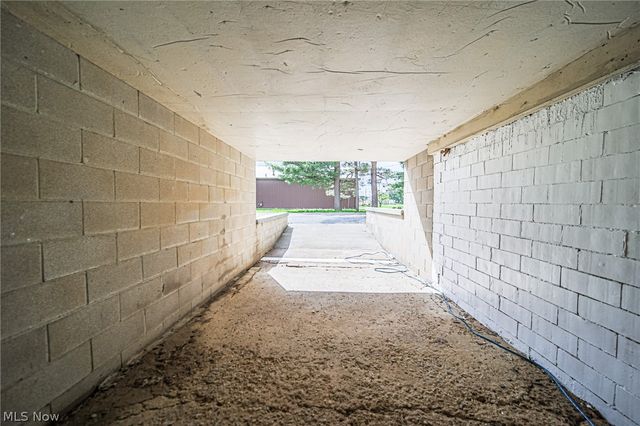 7437 E Lincoln Way, Apple Creek, OH 44606