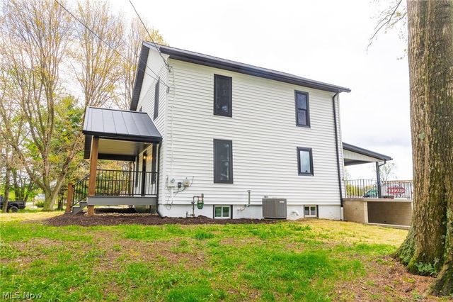 7437 E Lincoln Way, Apple Creek, OH 44606