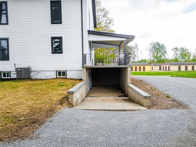 7437 E Lincoln Way, Apple Creek, OH 44606