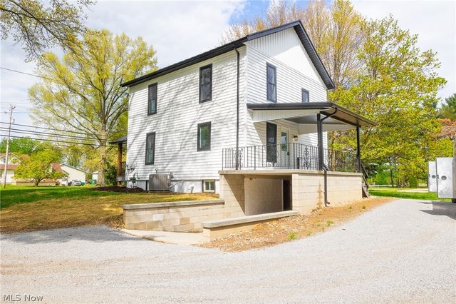 7437 E Lincoln Way, Apple Creek, OH 44606