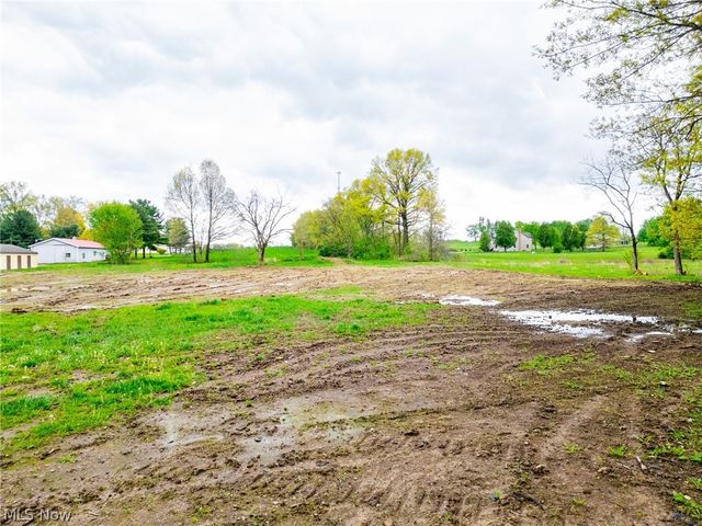 7437 E Lincoln Way, Apple Creek, OH 44606
