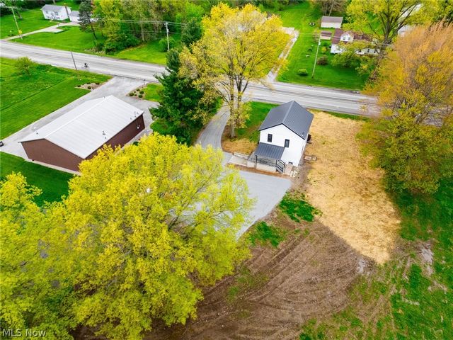 7437 E Lincoln Way, Apple Creek, OH 44606