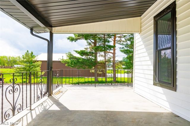 7437 E Lincoln Way, Apple Creek, OH 44606