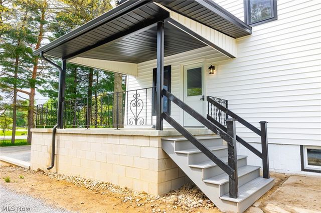 7437 E Lincoln Way, Apple Creek, OH 44606