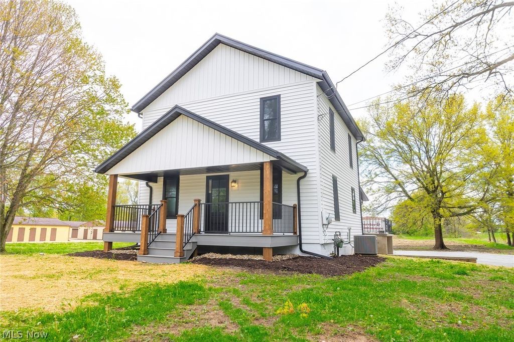 7437 E Lincoln Way, Apple Creek, OH 44606