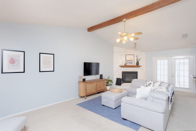 13718 PEBBLE POINT DR, San Antonio, TX 78231