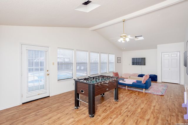 13718 PEBBLE POINT DR, San Antonio, TX 78231